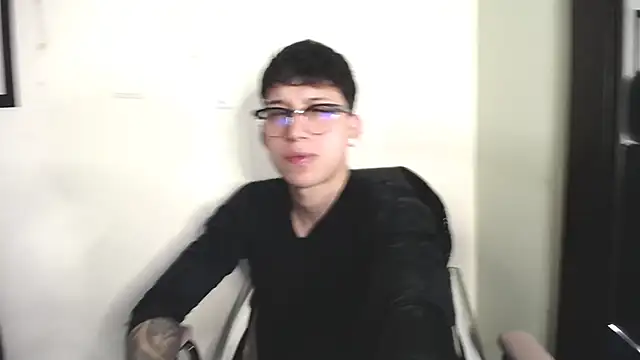  Thomas hot  online show from 11/26/25, 04:13