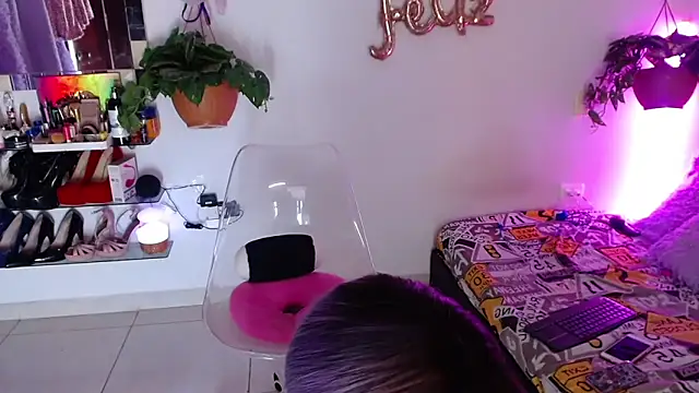 Laveneno ortiz07 online show from 11/18/25, 11:15