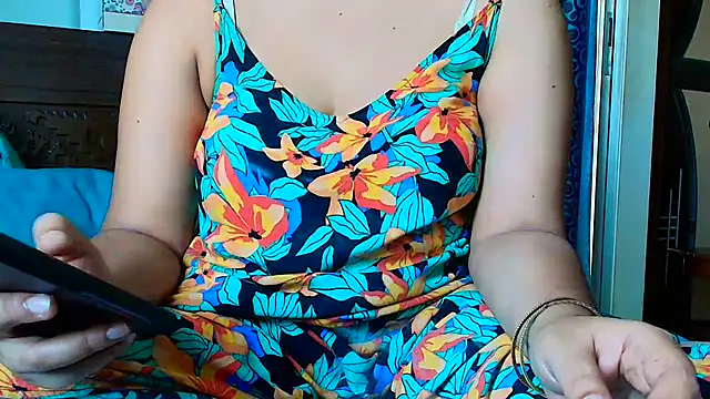 Snapshot of Hotty__Baby chatting on 10/26/25, 08:20 Hotty  Baby online show from 10/26/25, 08:20