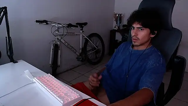 Snapshot of Thieves9 chatting on 11/10/25, 04:55 Thieves9 online show from 11/10/25, 04:55