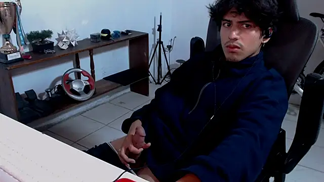 Snapshot of Thieves9 chatting on 11/18/25, 05:23 Thieves9 online show from 11/18/25, 05:23