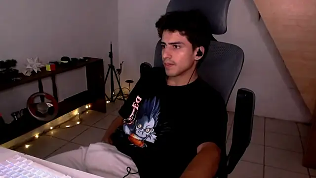 Snapshot of Thieves9 chatting on 12/03/25, 04:20 Thieves9 online show from 12/03/25, 04:20