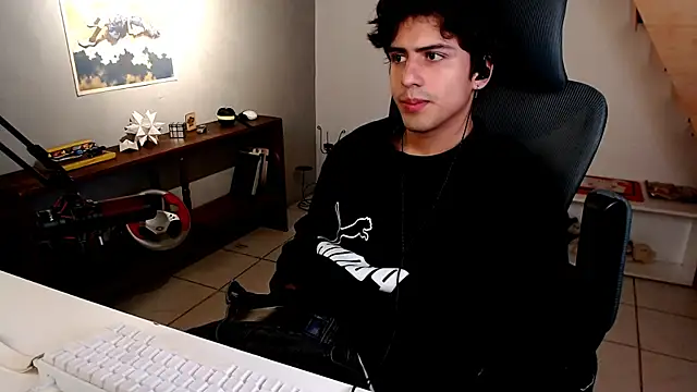 Snapshot of Thieves9 chatting on 03/06/26, 04:09 Thieves9 online show from 03/06/26, 04:09