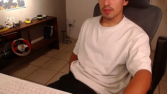 Snapshot of Thieves9 chatting on 04/13/26, 08:25 Thieves9 online show from 04/13/26, 08:25