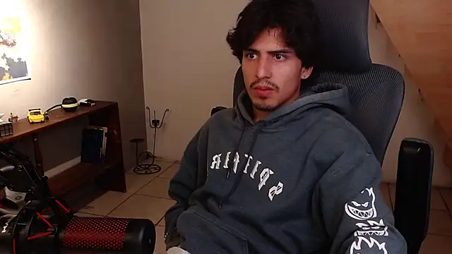 Snapshot of Thieves9 chatting on 04/18/26, 02:59 Thieves9 online show from 04/18/26, 02:59