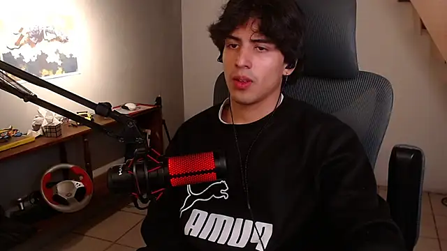 Snapshot of Thieves9 chatting on 04/20/26, 04:04 Thieves9 online show from 04/20/26, 04:04