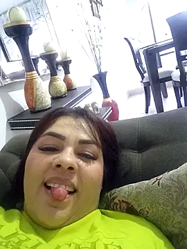 Snapshot of lola__sweetx chatting on 03/21/25, 10:50 lola sweetx online show from 03/21/25, 10:50