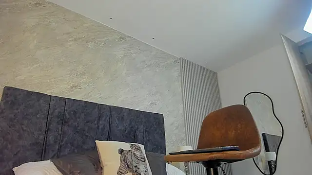 Snapshot of lola__sweetx chatting on 10/15/25, 12:05 lola sweetx online show from 10/15/25, 12:05