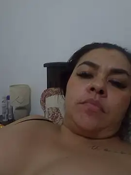 Snapshot of lola__sweetx chatting on 10/31/25, 11:50 lola sweetx online show from 10/31/25, 11:50