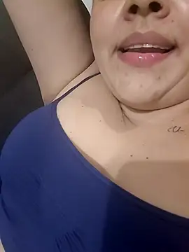 Snapshot of lola__sweetx chatting on 02/20/26, 12:18 lola sweetx online show from 02/20/26, 12:18