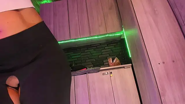 LaureenHills online show from 03/24/26, 02:38