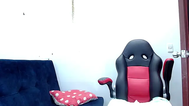 kaira sweet  online show from 12/04/24, 10:02