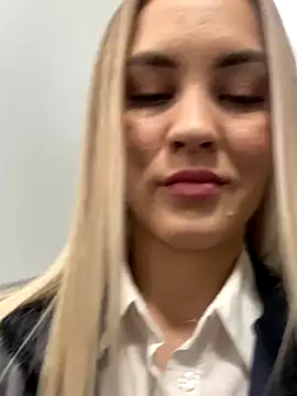 Snapshot of DreamGirl-777 chatting on 12/02/24, 04:20 DreamGirl-777 online show from 12/02/24, 04:20