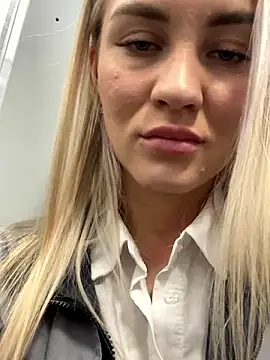 Snapshot of DreamGirl-777 chatting on 12/02/24, 11:01 DreamGirl-777 online show from 12/02/24, 11:01