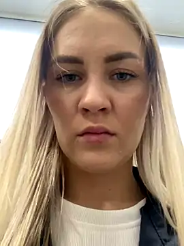 Snapshot of DreamGirl-777 chatting on 12/03/24, 05:42 DreamGirl-777 online show from 12/03/24, 05:42