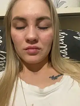 Snapshot of DreamGirl-777 chatting on 12/06/24, 06:17 DreamGirl-777 online show from 12/06/24, 06:17