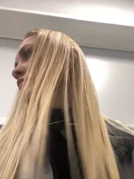 Snapshot of DreamGirl-777 chatting on 12/09/24, 03:50 DreamGirl-777 online show from 12/09/24, 03:50