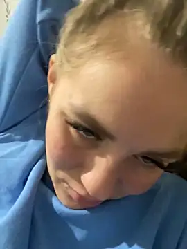 Snapshot of DreamGirl-777 chatting on 12/11/24, 04:42 DreamGirl-777 online show from 12/11/24, 04:42