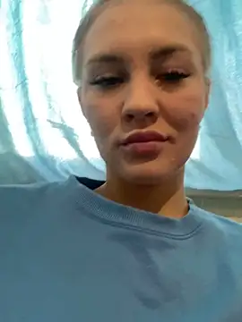 Snapshot of DreamGirl-777 chatting on 12/18/24, 08:42 DreamGirl-777 online show from 12/18/24, 08:42