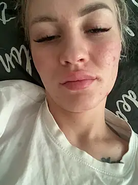 Snapshot of DreamGirl-777 chatting on 12/20/24, 08:49 DreamGirl-777 online show from 12/20/24, 08:49