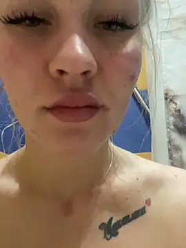 Snapshot of DreamGirl-777 chatting on 12/20/24, 06:45 DreamGirl-777 online show from 12/20/24, 06:45