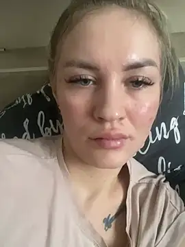 Snapshot of DreamGirl-777 chatting on 12/23/24, 10:53 DreamGirl-777 online show from 12/23/24, 10:53