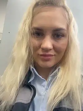 Snapshot of DreamGirl-777 chatting on 01/20/25, 07:15 DreamGirl-777 online show from 01/20/25, 07:15