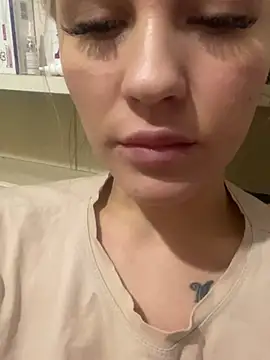 Snapshot of DreamGirl-777 chatting on 01/21/25, 01:00 DreamGirl-777 online show from 01/21/25, 01:00