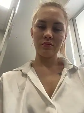 Snapshot of DreamGirl-777 chatting on 01/23/25, 10:11 DreamGirl-777 online show from 01/23/25, 10:11