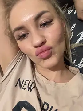 Snapshot of DreamGirl-777 chatting on 01/23/25, 01:13 DreamGirl-777 online show from 01/23/25, 01:13