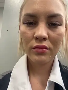 Snapshot of DreamGirl-777 chatting on 01/30/25, 10:29 DreamGirl-777 online show from 01/30/25, 10:29