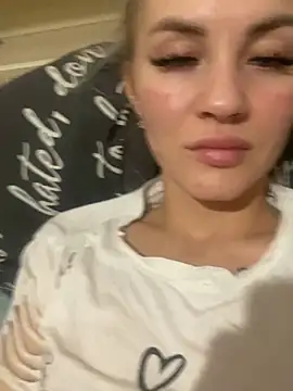 Snapshot of DreamGirl-777 chatting on 02/01/25, 12:47 DreamGirl-777 online show from 02/01/25, 12:47