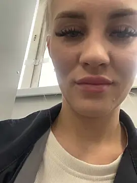 Snapshot of DreamGirl-777 chatting on 02/03/25, 07:40 DreamGirl-777 online show from 02/03/25, 07:40