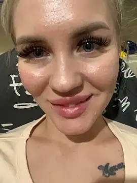 Snapshot of DreamGirl-777 chatting on 02/03/25, 03:06 DreamGirl-777 online show from 02/03/25, 03:06