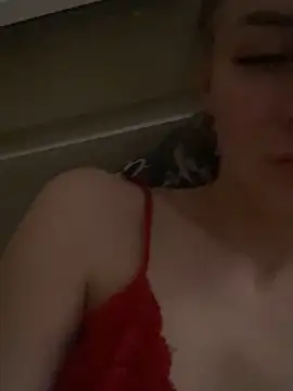 Snapshot of DreamGirl-777 chatting on 02/05/25, 12:06 DreamGirl-777 online show from 02/05/25, 12:06