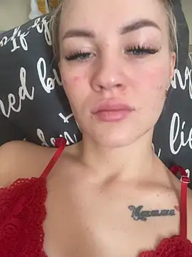 Snapshot of DreamGirl-777 chatting on 02/06/25, 07:35 DreamGirl-777 online show from 02/06/25, 07:35