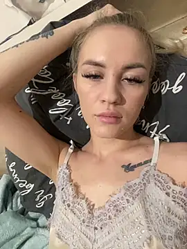 Snapshot of DreamGirl-777 chatting on 02/08/25, 04:04 DreamGirl-777 online show from 02/08/25, 04:04