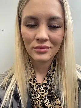 Snapshot of DreamGirl-777 chatting on 02/10/25, 07:15 DreamGirl-777 online show from 02/10/25, 07:15