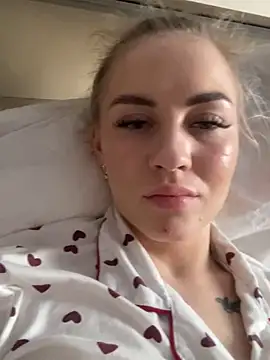 Snapshot of DreamGirl-777 chatting on 02/19/25, 01:06 DreamGirl-777 online show from 02/19/25, 01:06