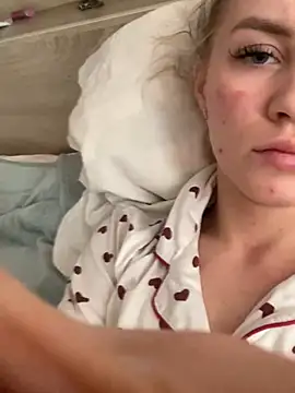 Snapshot of DreamGirl-777 chatting on 02/22/25, 11:24 DreamGirl-777 online show from 02/22/25, 11:24