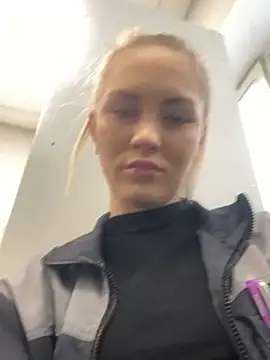 Snapshot of DreamGirl-777 chatting on 02/26/25, 03:53 DreamGirl-777 online show from 02/26/25, 03:53