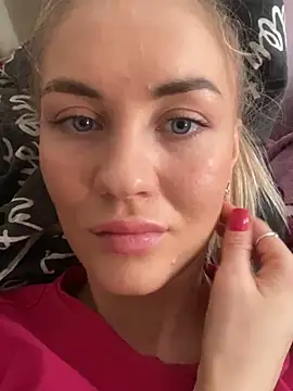 Snapshot of DreamGirl-777 chatting on 03/06/25, 06:30 DreamGirl-777 online show from 03/06/25, 06:30