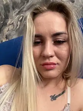 Snapshot of DreamGirl-777 chatting on 03/18/25, 12:47 DreamGirl-777 online show from 03/18/25, 12:47