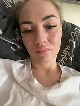 Snapshot of DreamGirl-777 chatting on 03/20/25, 09:26 DreamGirl-777 online show from 03/20/25, 09:26