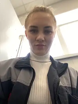 Snapshot of DreamGirl-777 chatting on 03/21/25, 08:06 DreamGirl-777 online show from 03/21/25, 08:06