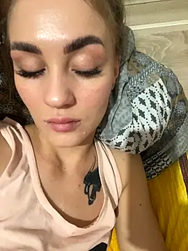 Snapshot of DreamGirl-777 chatting on 10/22/25, 02:17 DreamGirl-777 online show from 10/22/25, 02:17