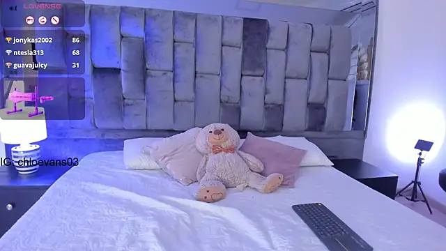 Chloe evans   online show from 02/19/25, 10:20