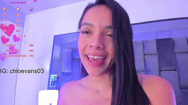 Chloe evans   online show from 03/20/25, 11:38