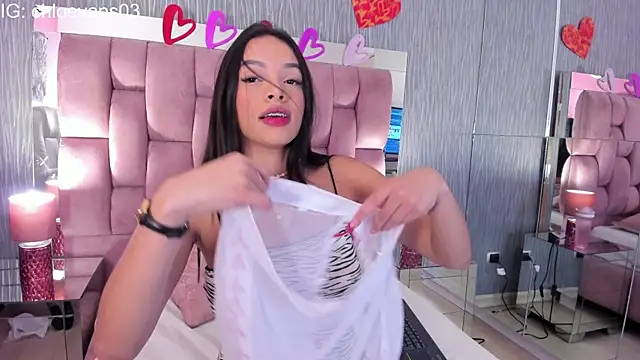 Chloe evans   online show from 10/08/25, 11:41