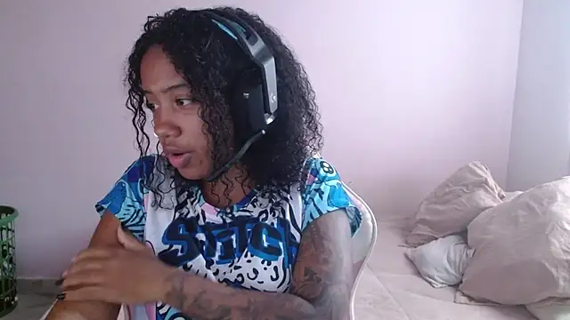 Snapshot of TiffanyRoouse chatting on 12/14/24, 10:18 TiffanyRoouse online show from 12/14/24, 10:18